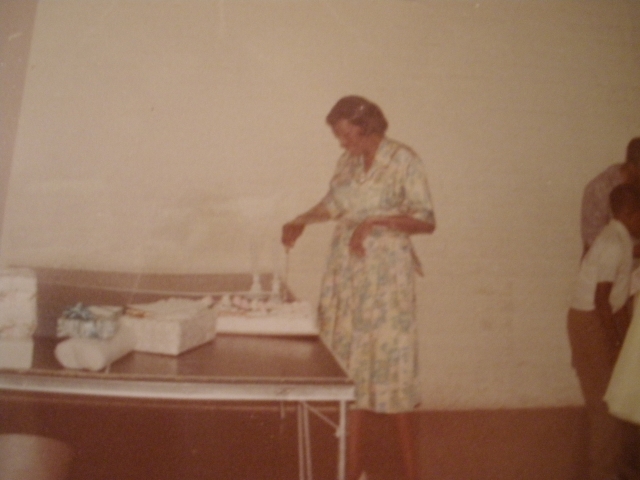 Grandma Fannie cutting the cake at Emmanuel after someones wedding ! Dont know whos wedding it was... If you know, let us know !!!