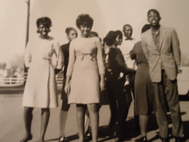 Up front and center we have Sharon Neal, Gail Washington, and Roscoe Taylor ... I also see Lavern Washington Sr. in the back with the bowtie on !!!